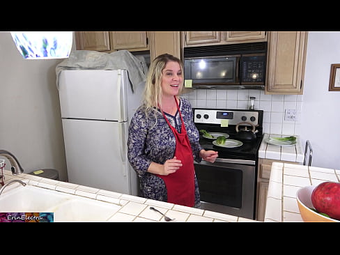 ❤️ A madrasta o ordenha na cozinha antes de sua data ❤️ Porno vídeo em pt-br.virtsextor.ru